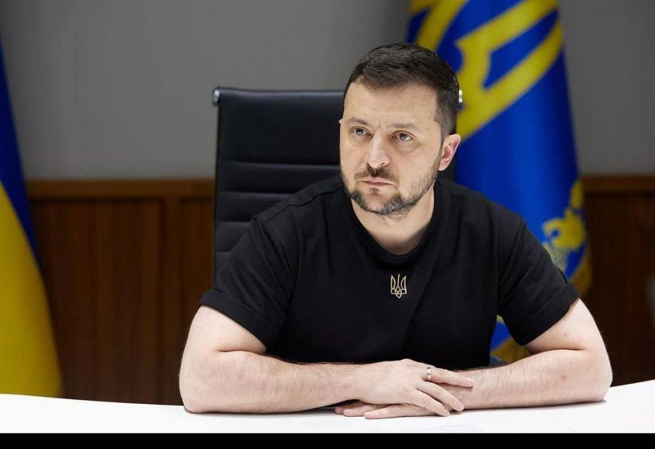 زيلنسكي بحث مع الرئيس ترمب الضمانات الأمنية التي ستكون مفتاحا رئيسا لتحقيق سلام دائم. فرقنا ستلتقي من أجل وضع اللمسات الأخيرة وأوكرانيا مستعدة للسلام....