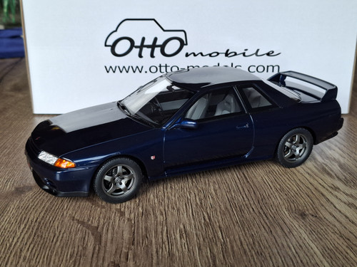 Otto Nissan Skyline GT R (BNR32) Dark Blue Pearl TH1 1993 01.jpg