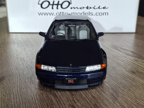 Otto Nissan Skyline GT R (BNR32) Dark Blue Pearl TH1 1993 02.jpg