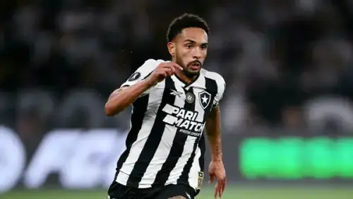 Botafogo trava negociação por Vitinho, e São Paulo vê valores barrando interesse europeu