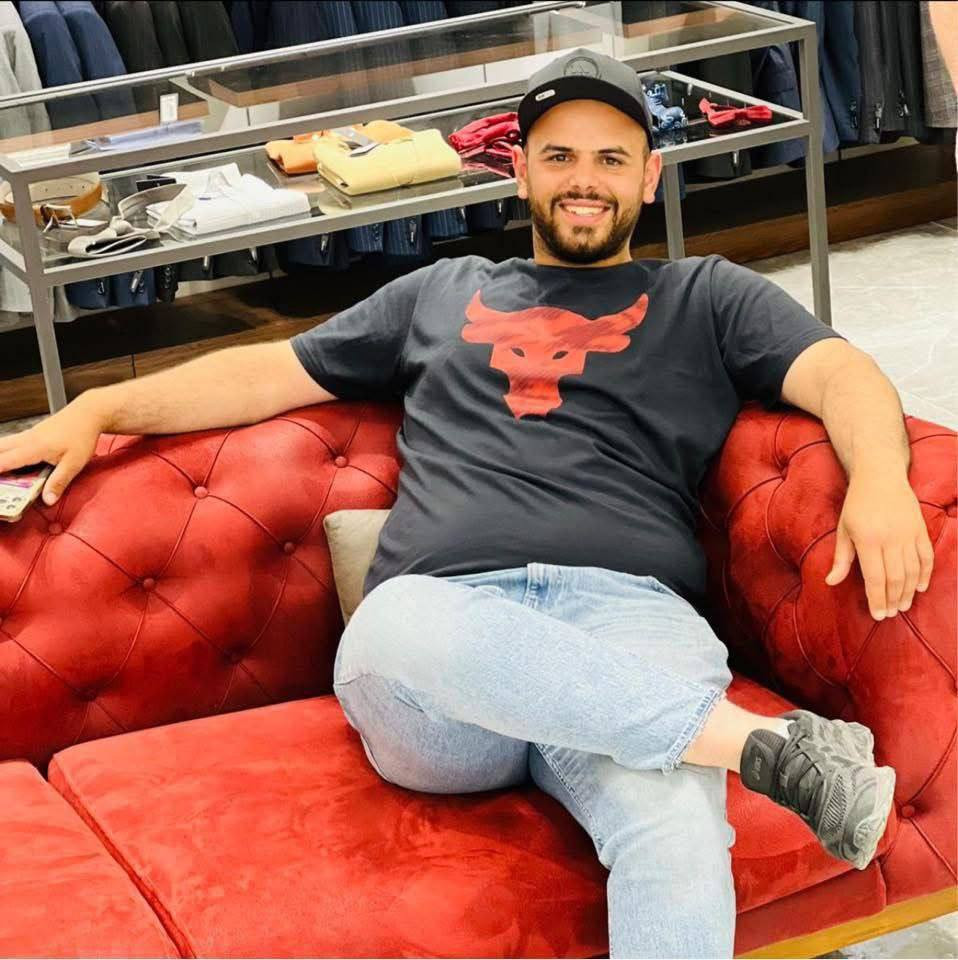 اعتقلت قوات الاحتلال الشاب إيهاب أبو لطيفة أثناء عمله مع شركة كهرباء محافظة القدس في قرية شبتين قضاء رام الله بالضفة الغربية....