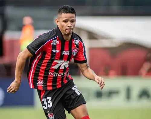 Erick é vendido pelo São Paulo ao Vitória em acordo definitivo; clube define futuro do atleta