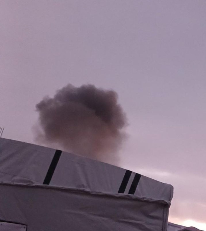 طيران الاحتلال يشن غارة على مخيم جباليا في شمال قطاع غزة....