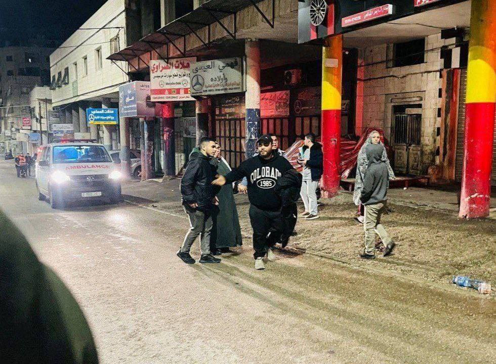 اخلاء عدد غير مسبوق من المنازل في قرية بلاطة البلد وشارع عمان في مدينة نابلس حتى اللحظة....