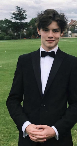 Louis Partridge (2).jpg