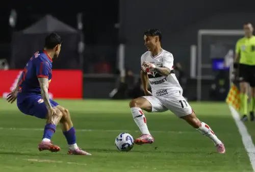 Ferreirinha oscila entre bons momentos e desafios no São Paulo em 2025, gera expectativa nos bastidores