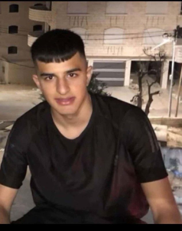 جددت سلطات الاحتلال الاعتقال الإداري للطفل حسن معتصم الخطيب (16 عامًا)، من قرية البرج المهجرة وسكان مخيم قلنديا شمالي القدس المحتلة، لمدة أربعة أشهر إ...