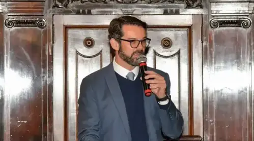 Ex-diretor do Corinthians é convocado por Casares para enfrentar investigações policiais em sua defesa