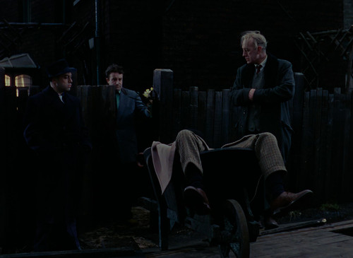 The.Ladykillers.1955.2160p.UHD.BluRay.CZ EN.FLAC.2.0.DoVi.HDR.x265 E.mkv 20251231 201549.241.jpg