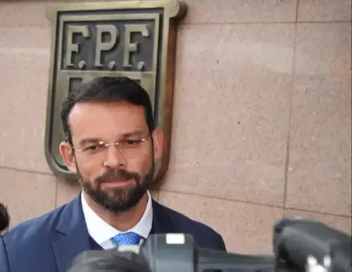 São Paulo contrata ex-dirigente do Corinthians para reforçar defesa em investigação polêmica