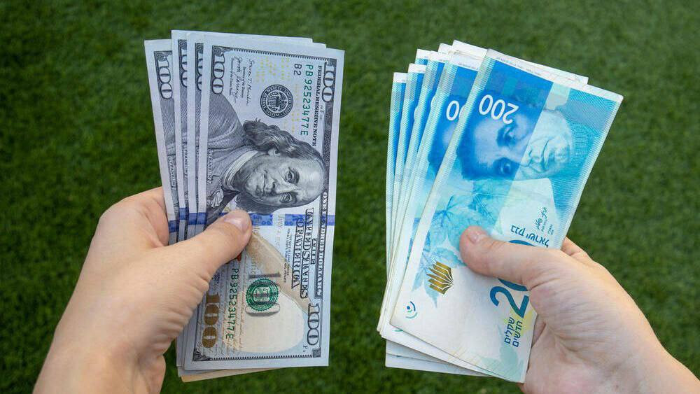 الشيكل الإسرائيلي يسجل أعلى مستوياته أمام الدولار الأمريكي منذ أربع سنوات....
