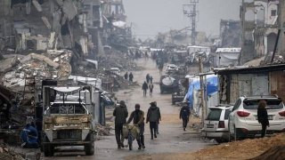 مكتب الأمم المتحدة للشؤون الإنسانية: مئات الآلاف في غزة يواجهون صعوبة في العيش في خيام مهترئة أو في مبان آيلة للسقوط...