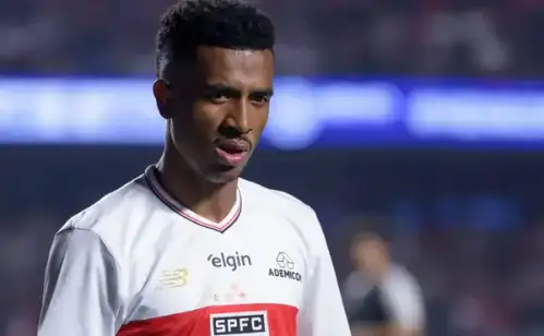 Blindagem contratual: São Paulo descarta proposta do Flamengo e segura Marcos Antônio firme no elenco