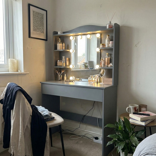 I didn’t expect a Hollywood dressing table with mirror to look so sleek in my room.jpg