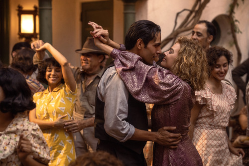 Diego Calva plays Manny Torres and Margot Robbie plays Nellie LaRoy in Babylon from Paramount Pictur.jpg
