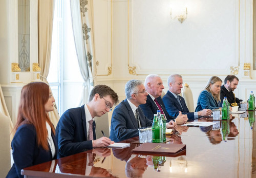 G7UCWXJaAAADKKE.jpg