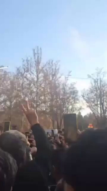 Vlqo tqTA3AcjxGy.jpg
