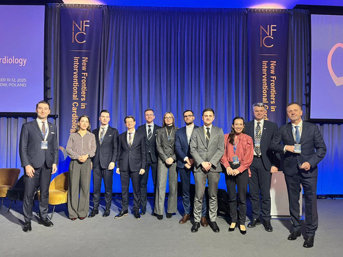 G7 IsSuXsAQE7T0.jpg