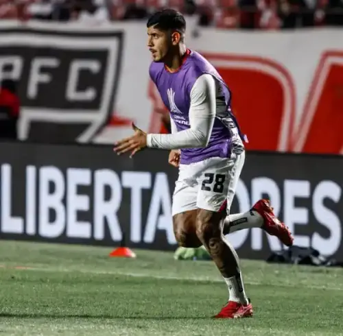 Alan Franco no São Paulo: torcedores se dividem sobre desempenho do zagueiro na temporada