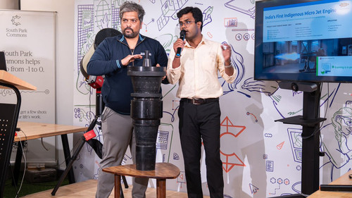 G8BViLDa0AArYLz.1