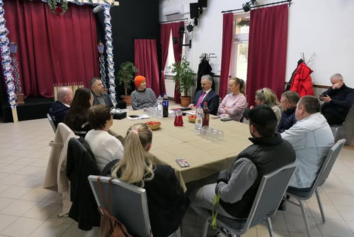 600267590 1291760442757281 8422236961119422343 n.jpg?stp=dst jpg s590x590 tt6& nc cat=107&cb2=99be92.jpg