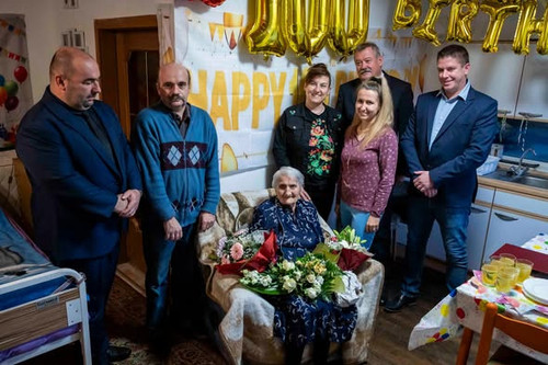 598876496 1302838371648496 7625000322719920192 n.jpg?stp=dst jpg s590x590 tt6& nc cat=103&ccb=1 7& n.jpg