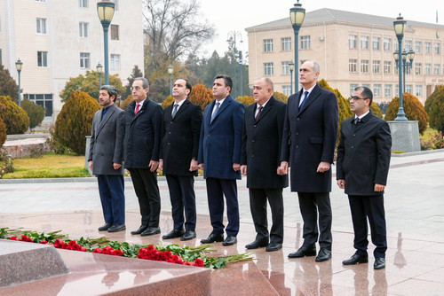 G79uj10bQAACgQL.jpg