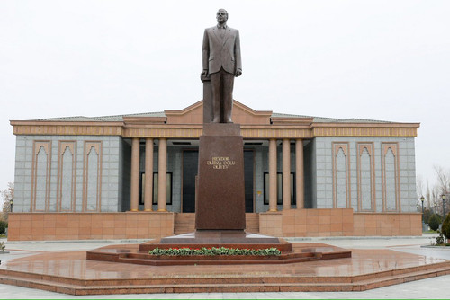 G79uj2BagAInNH6.jpg