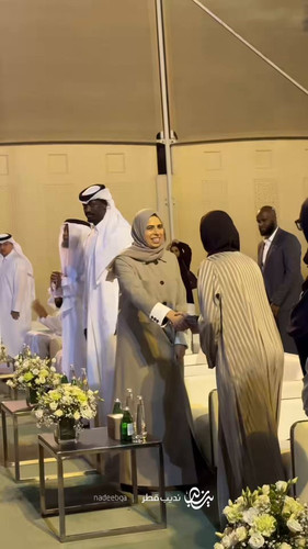 FrYreTluqLl B2Mv.jpg