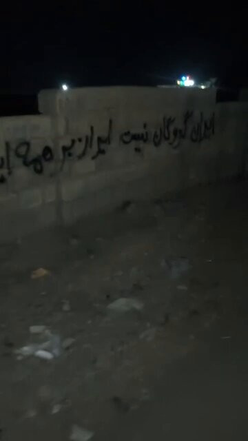 H1C 1uxCL0hD Jd2.jpg