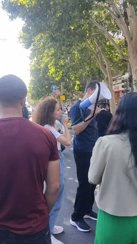 EbUr bbszdqeguU2.jpg