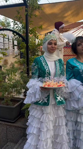 AFCKBzhvwGW Lu84.jpg