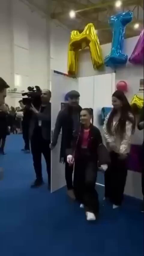 rdsqzYYhhYxQAPUZ.jpg