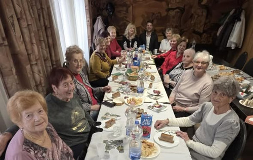 600278610 1250785300194325 7903609503940843226 n.jpg?stp=cp6 dst jpg s590x590 tt6& nc cat=111&ccb=1 .jpg