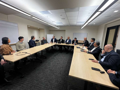 G8CEo4oawAAVyJ .jpg
