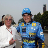 FERNANDO ALONSO FELICITADO POR ECCLESTONE  - 20050320