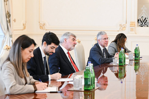 G7y98VUWkAEJrhV.jpg