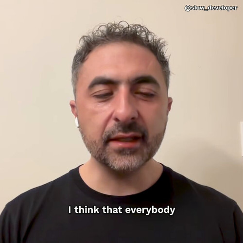 NuDK7J8Eyxa0tGCI.jpg