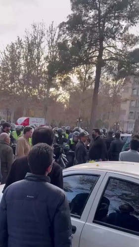 9m70lkW1ufcS 7uo.jpg