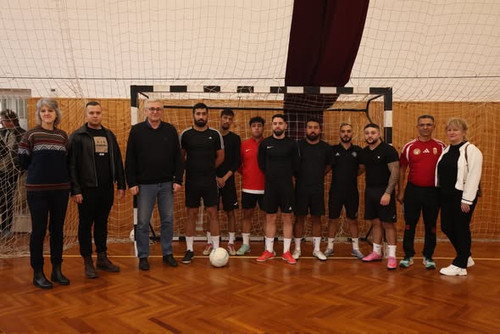 597664353 1351502750116788 1526762066591488367 n.jpg?stp=dst jpg s590x590 tt6& nc cat=100& nc cb=99b.jpg