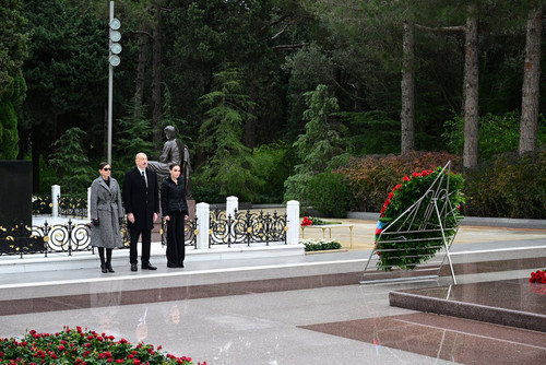 G79oE7sbMAAgC3e.jpg