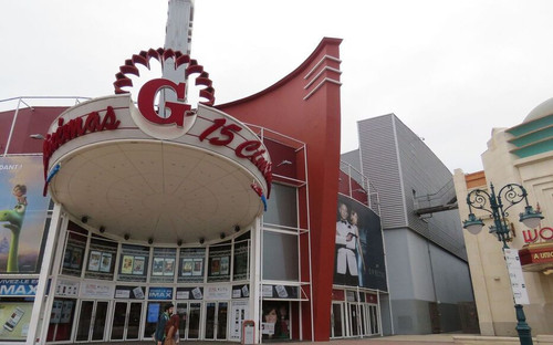 Pathe disney village MArne la vallée.jpg