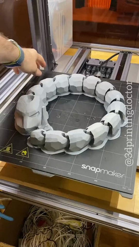 eDxoADGnEAx0toPJ.jpg