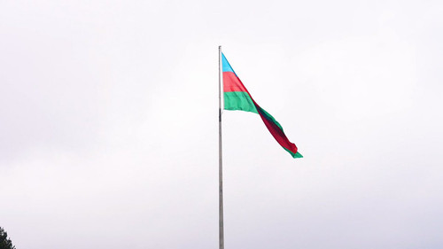 oLo2zzNnstlVKr O.jpg