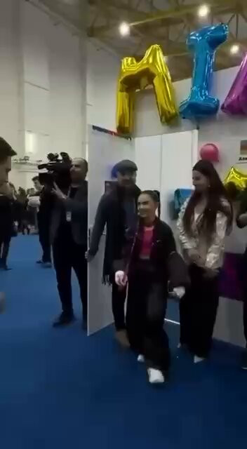 dZl19pQXEN7SspL .jpg