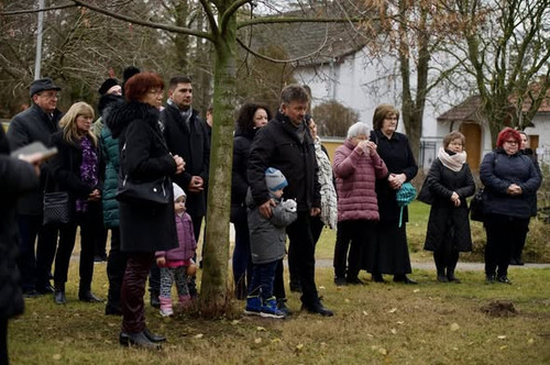 597863806 1400413438542956 7334852979774898368 n.jpg?stp=cp6 dst jpg s590x590 tt6& nc cat=107& nc cb.jpg