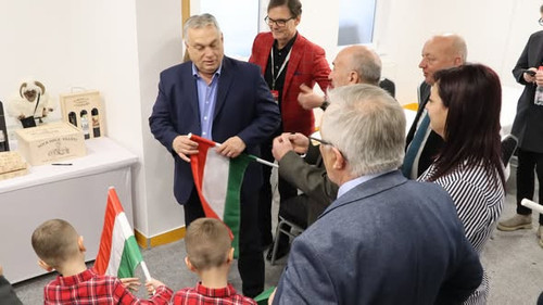 597397572 1233118315297149 7719355925891499480 n.jpg?stp=dst jpg s590x590 tt6& nc cat=100& nc cb=99b.jpg