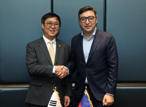 G7OYVGrXQAAgusL.jpg