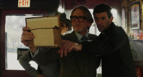 Wake.Up.Dead.Man.A.Knives.Out.Mystery.2025.720p.NF.HD.DesireMovies.MY.mkv snapshot 01.50.19.250