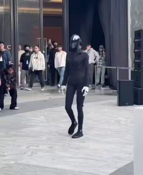 6DmqiDnPQrY7rXzv.jpg